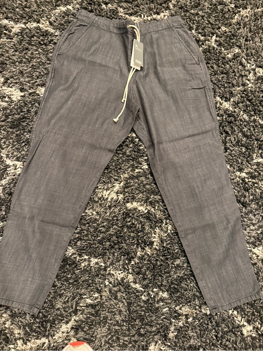 Eileen Fisher Gray Drawstring Ankle cropped pants lightweight and so soft
